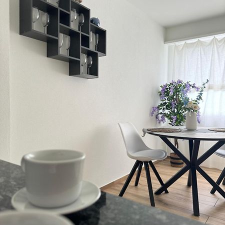 Eine Schoene Wohnung Am Messeplatz Базел Екстериор снимка