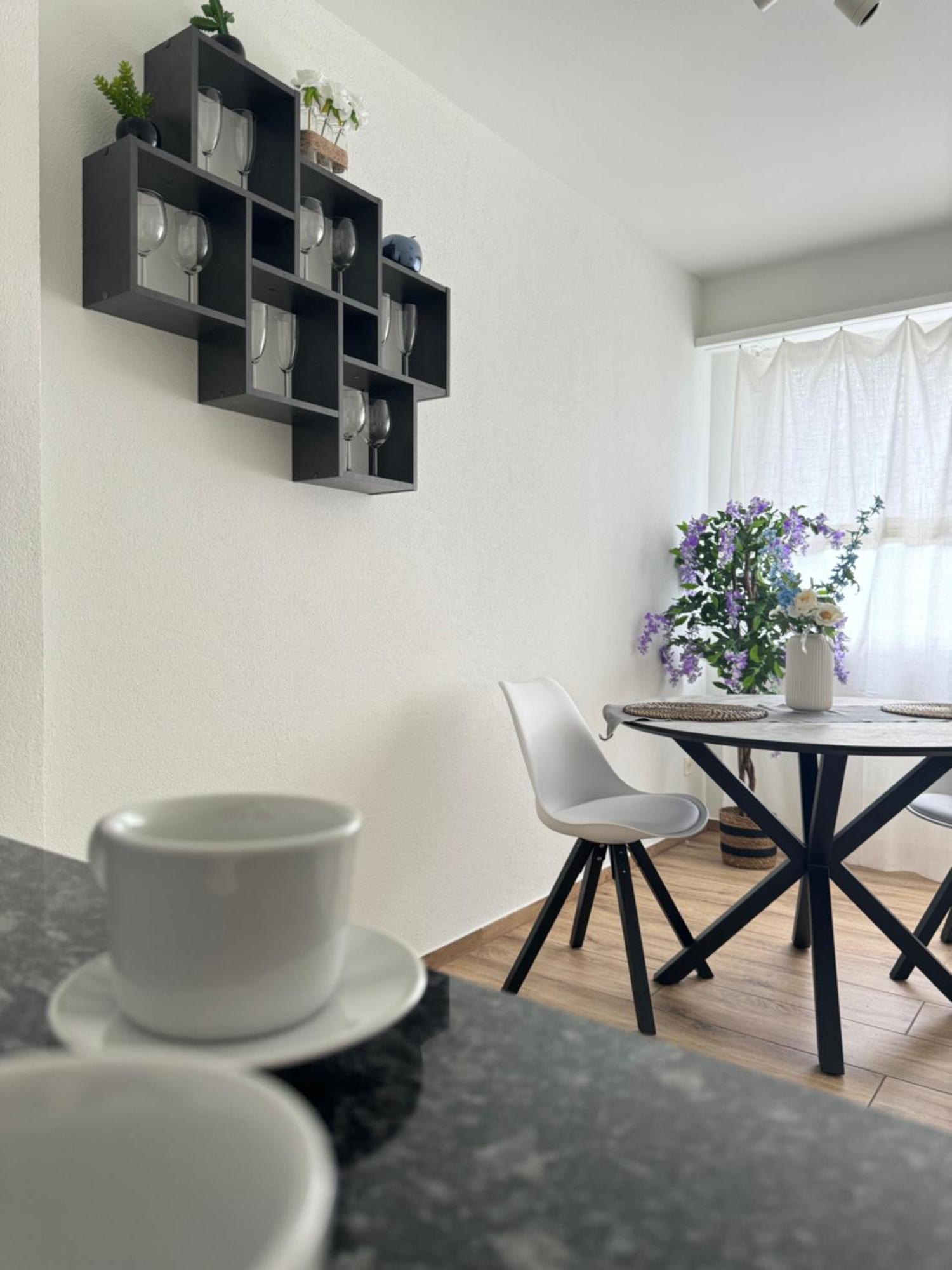 Eine Schoene Wohnung Am Messeplatz Базел Екстериор снимка